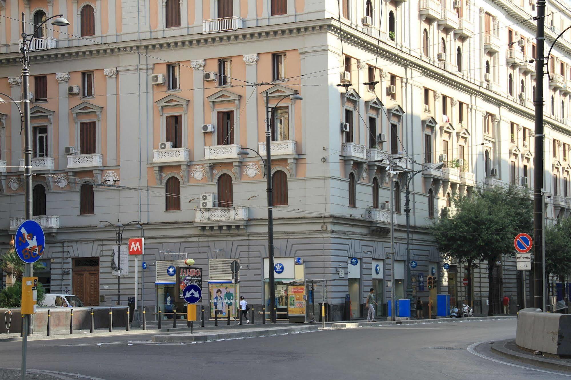 Bovio Modern 3* Napoli